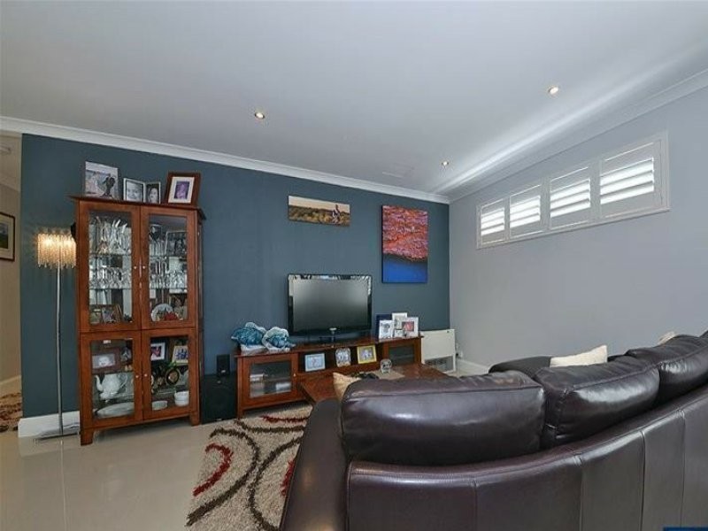 8 Duyfken Road, Jindalee WA 6036