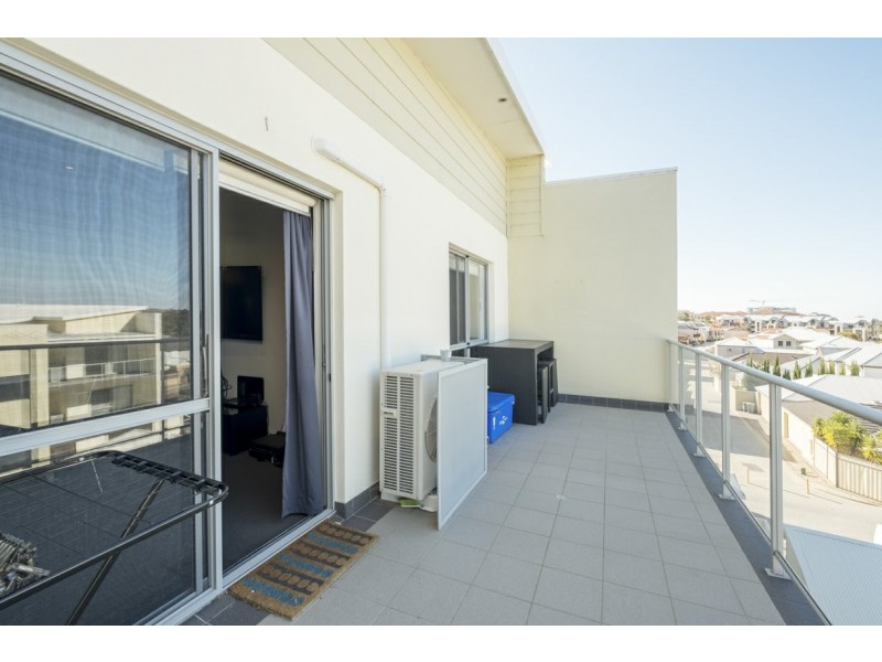 22/88 Lakeside Drive, Joondalup WA 6027