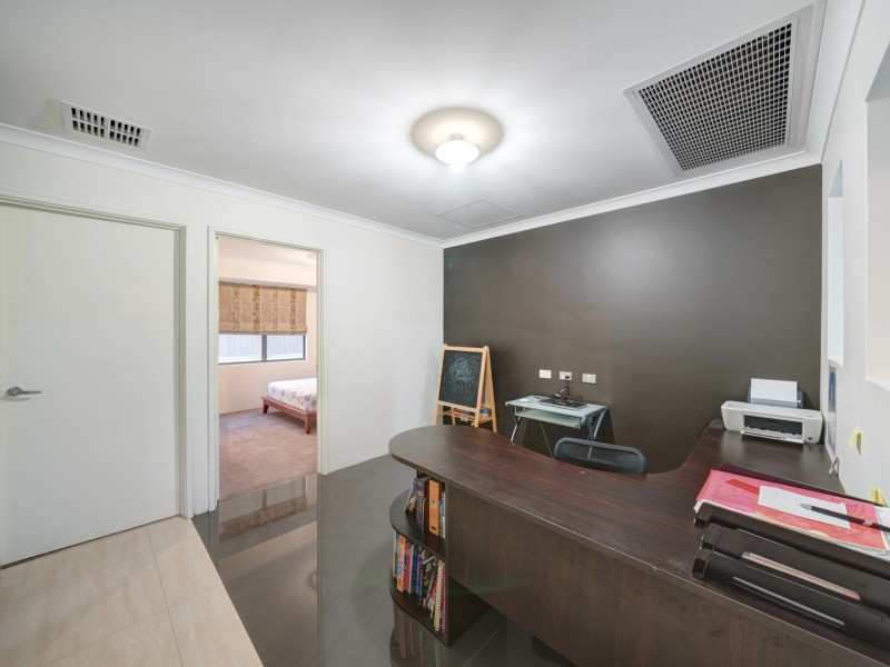 110 Glasshouse Drive, Banksia Grove WA 6031