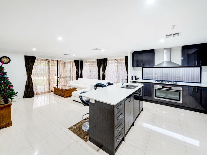 110 Glasshouse Drive, Banksia Grove WA 6031