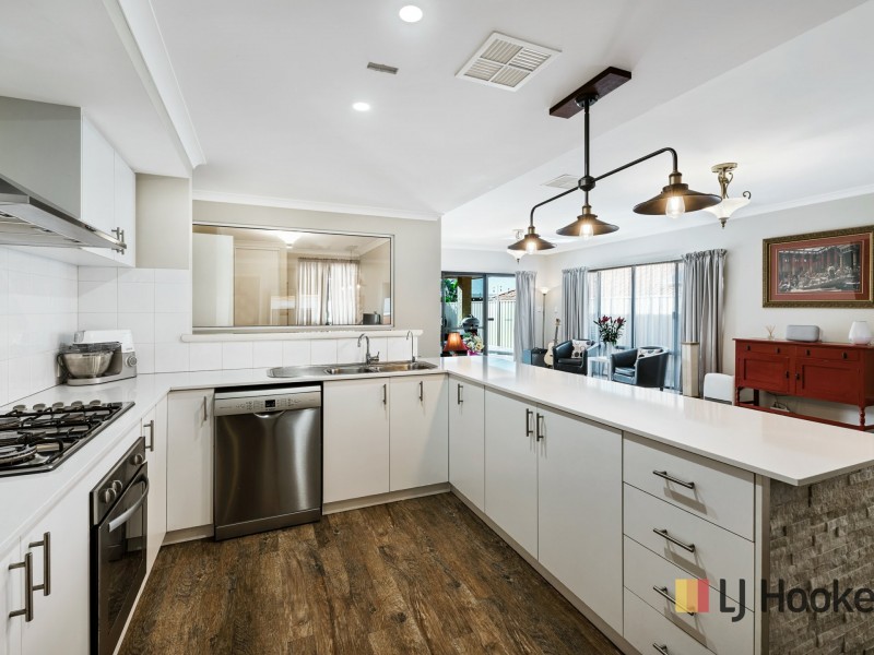 11 Bardeen Pass, Carramar WA 6031