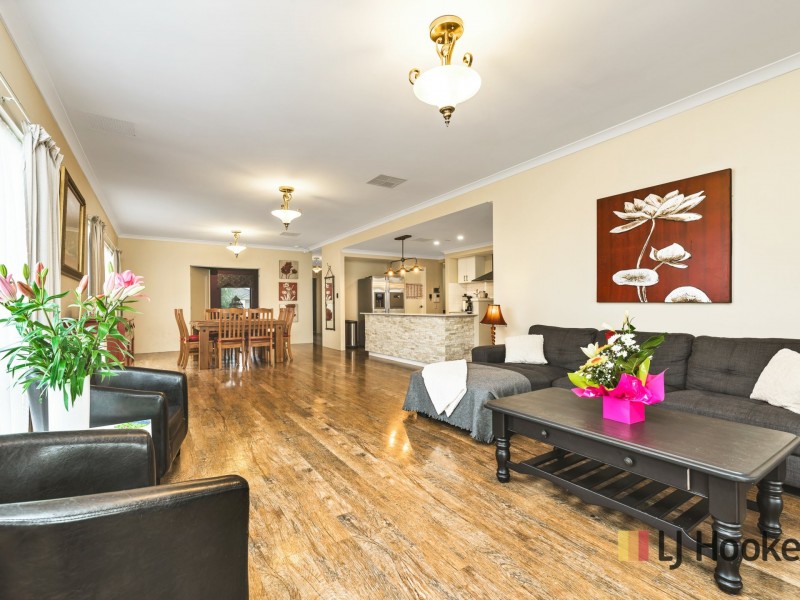 11 Bardeen Pass, Carramar WA 6031
