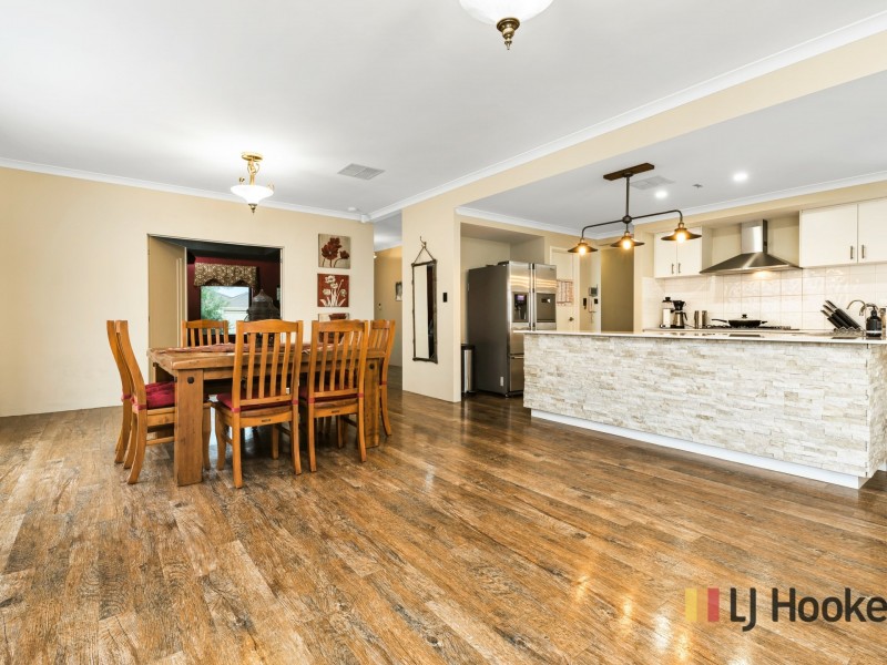 11 Bardeen Pass, Carramar WA 6031
