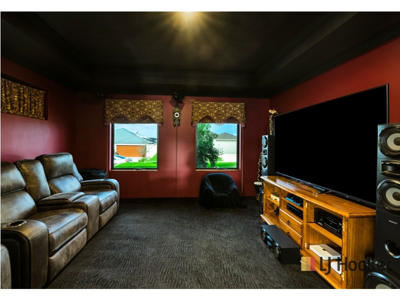 11 Bardeen Pass, Carramar WA 6031