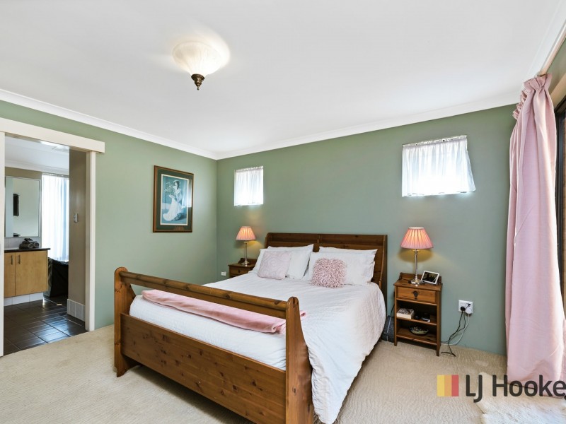 11 Bardeen Pass, Carramar WA 6031