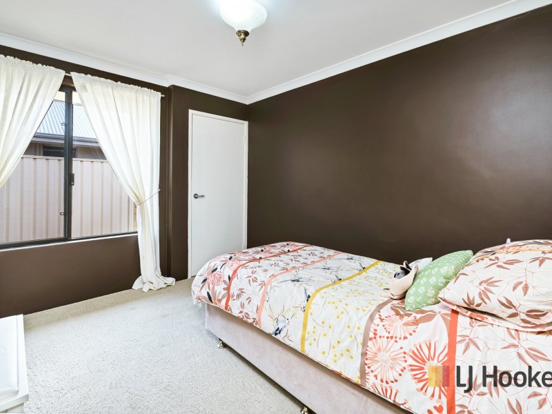 11 Bardeen Pass, Carramar WA 6031