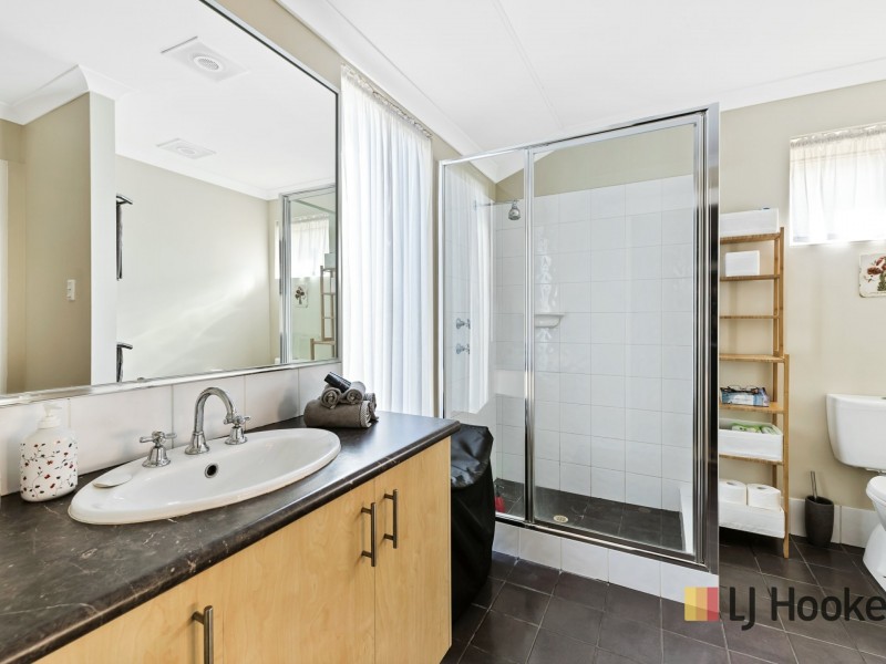 11 Bardeen Pass, Carramar WA 6031