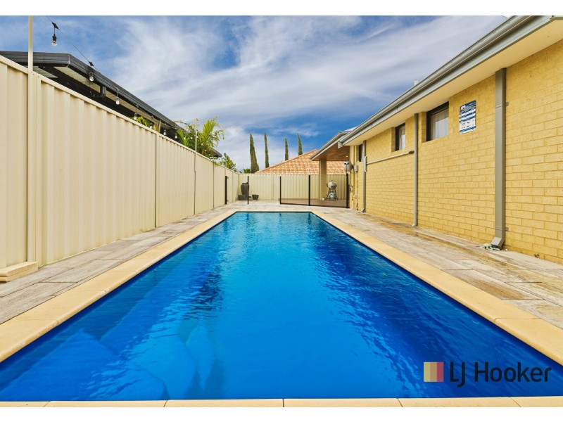 11 Bardeen Pass, Carramar WA 6031