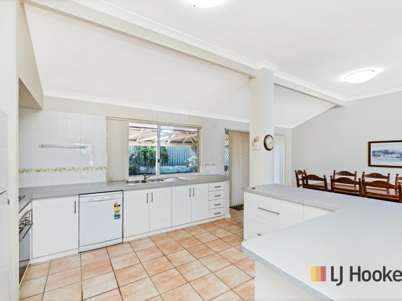 2 Lauder Place, Kinross WA 6028