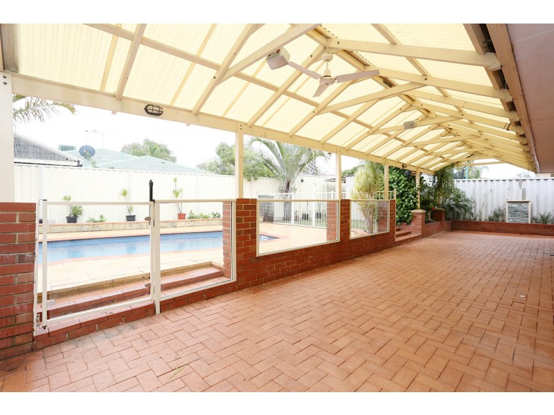 33 Sherlock Rise, Carramar WA 6031