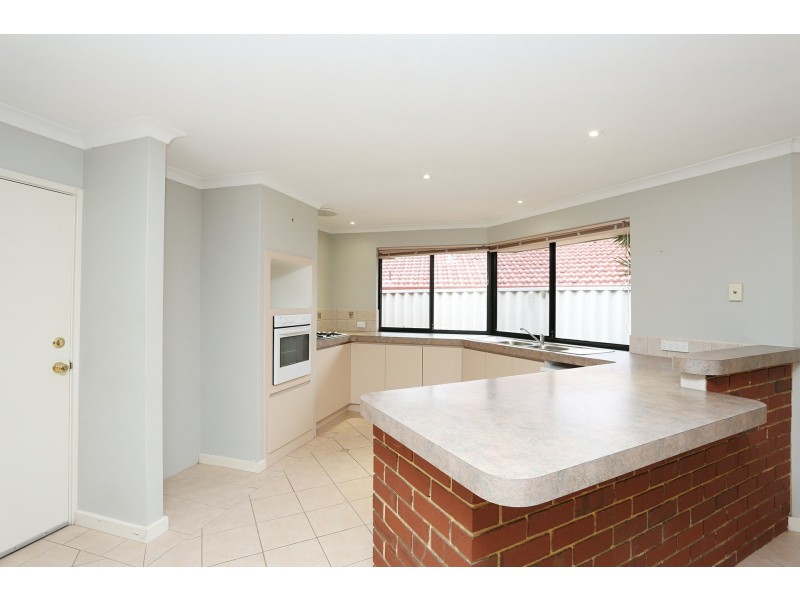 33 Sherlock Rise, Carramar WA 6031