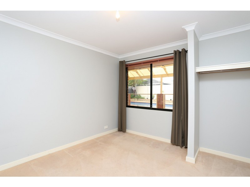 33 Sherlock Rise, Carramar WA 6031