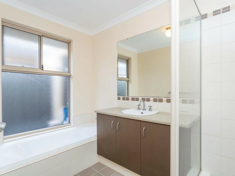 1 Girramay Rd, Banksia Grove WA 6031