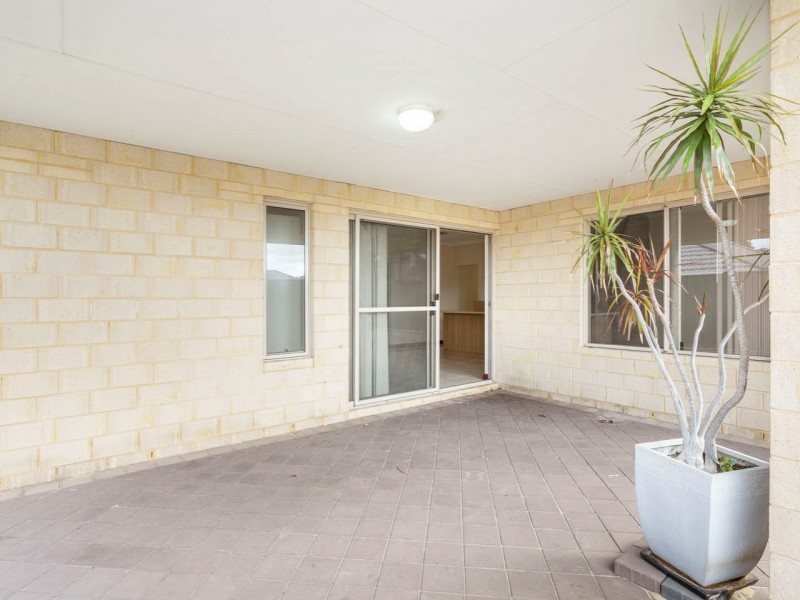 1 Girramay Rd, Banksia Grove WA 6031