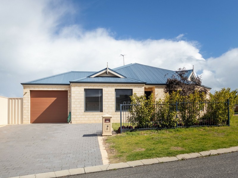 8 Fisherton Circuit, Kinross WA 6028