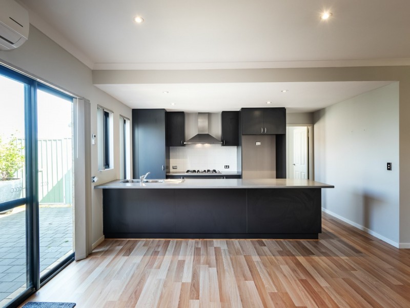 8 Fisherton Circuit, Kinross WA 6028