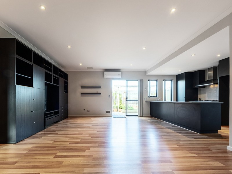 8 Fisherton Circuit, Kinross WA 6028