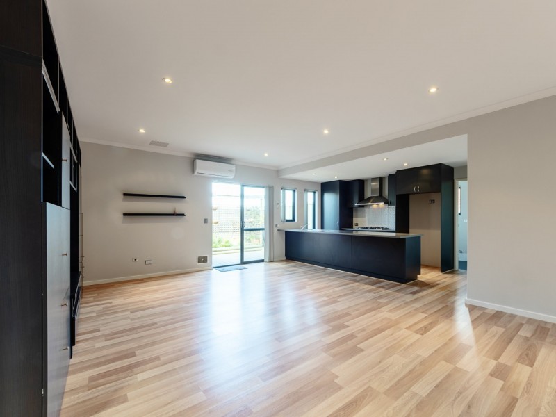 8 Fisherton Circuit, Kinross WA 6028