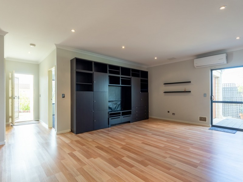 8 Fisherton Circuit, Kinross WA 6028