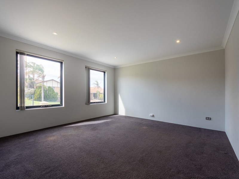 8 Fisherton Circuit, Kinross WA 6028