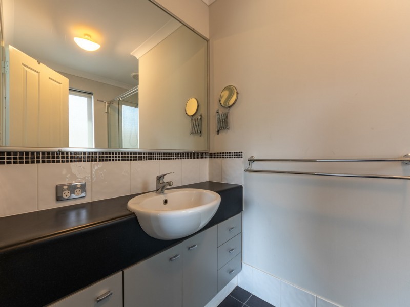 8 Fisherton Circuit, Kinross WA 6028