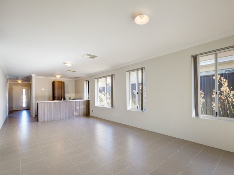 7 Hybrid Green, Banksia Grove WA 6031