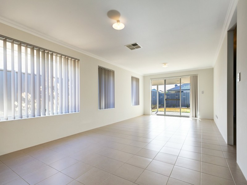 7 Hybrid Green, Banksia Grove WA 6031