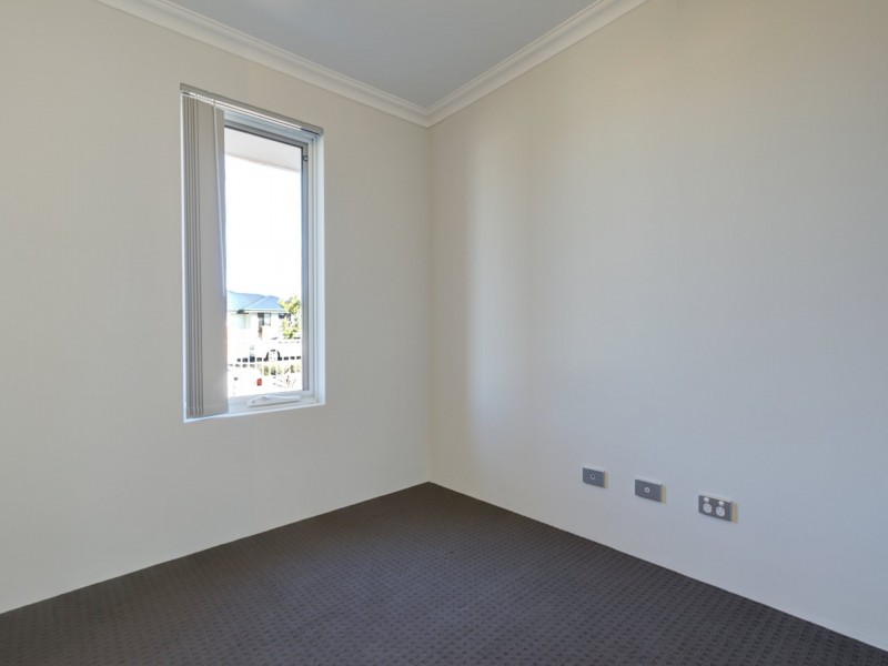 7 Hybrid Green, Banksia Grove WA 6031