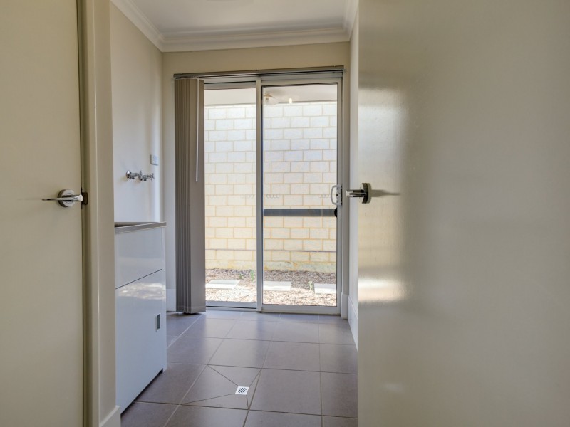 7 Hybrid Green, Banksia Grove WA 6031