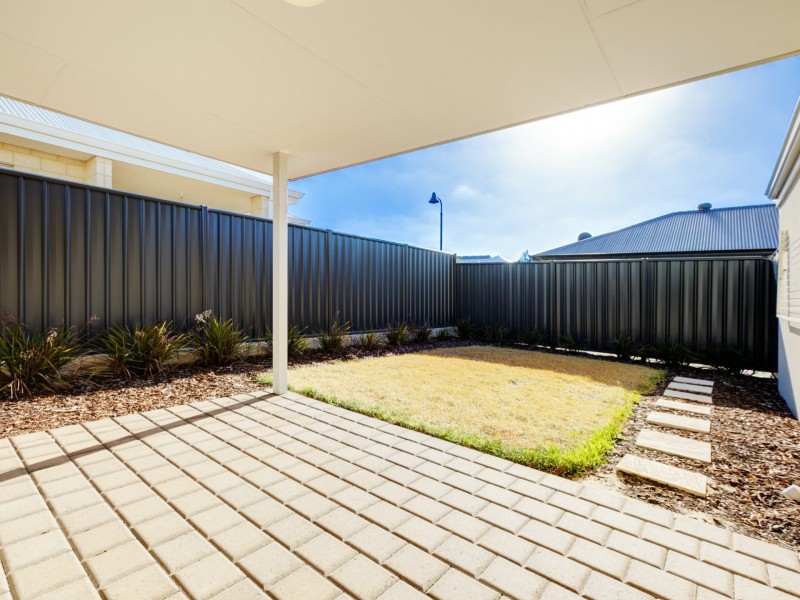 7 Hybrid Green, Banksia Grove WA 6031