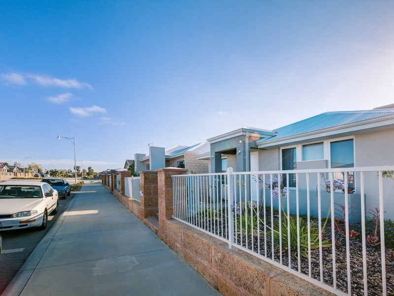 7 Hybrid Green, Banksia Grove WA 6031