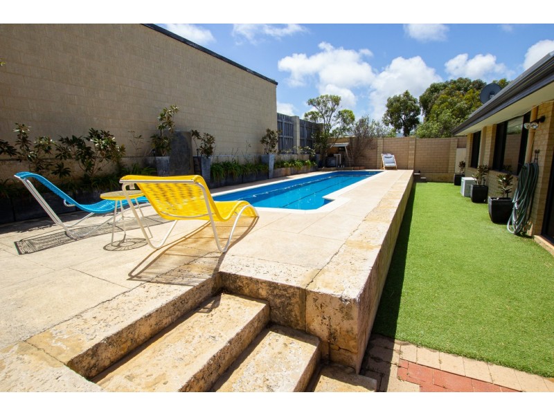 11 Bounty Way, Mindarie WA 6030