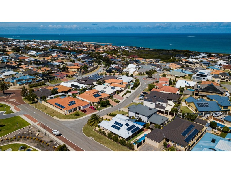 11 Bounty Way, Mindarie WA 6030