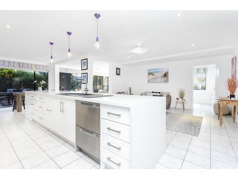 11 Bounty Way, Mindarie WA 6030