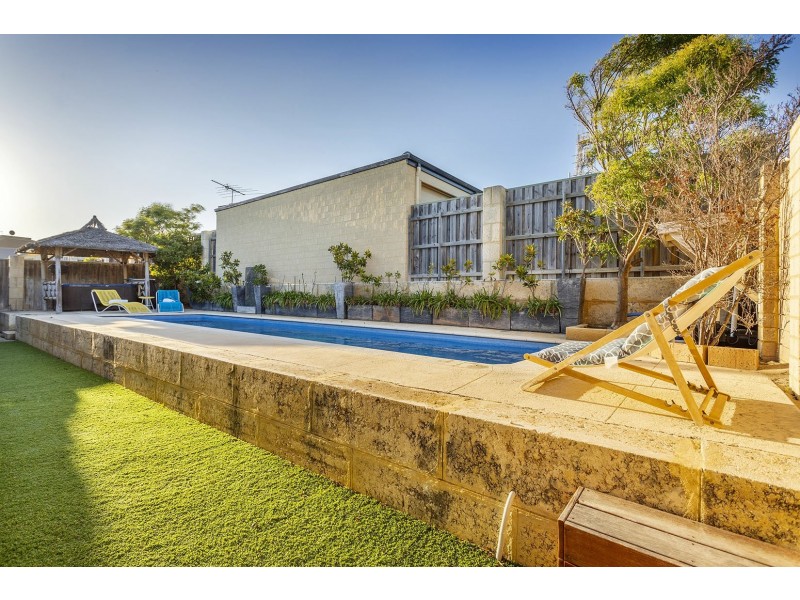 11 Bounty Way, Mindarie WA 6030