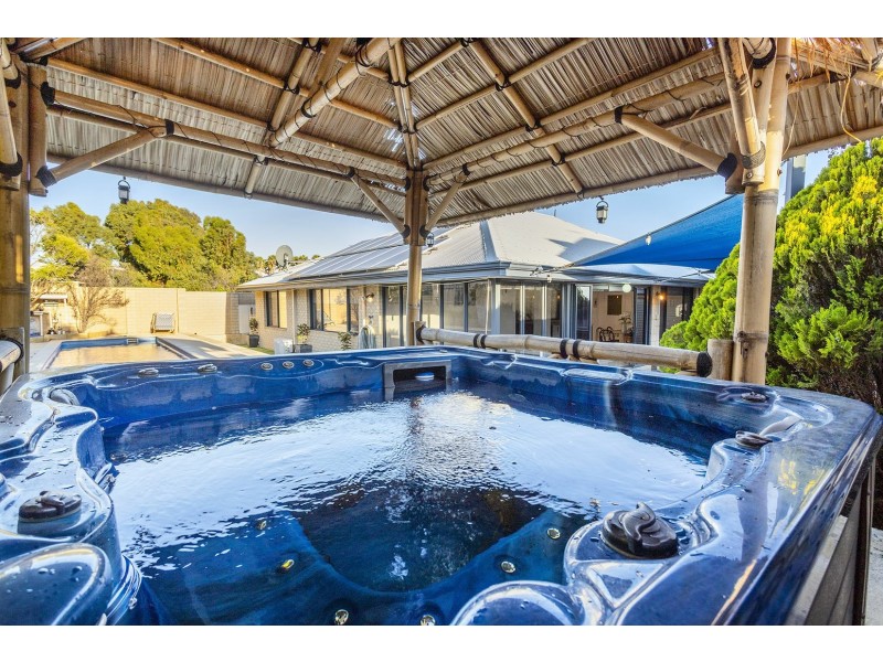 11 Bounty Way, Mindarie WA 6030