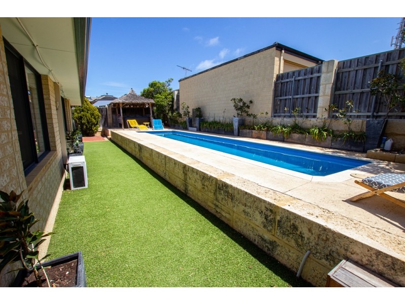 11 Bounty Way, Mindarie WA 6030