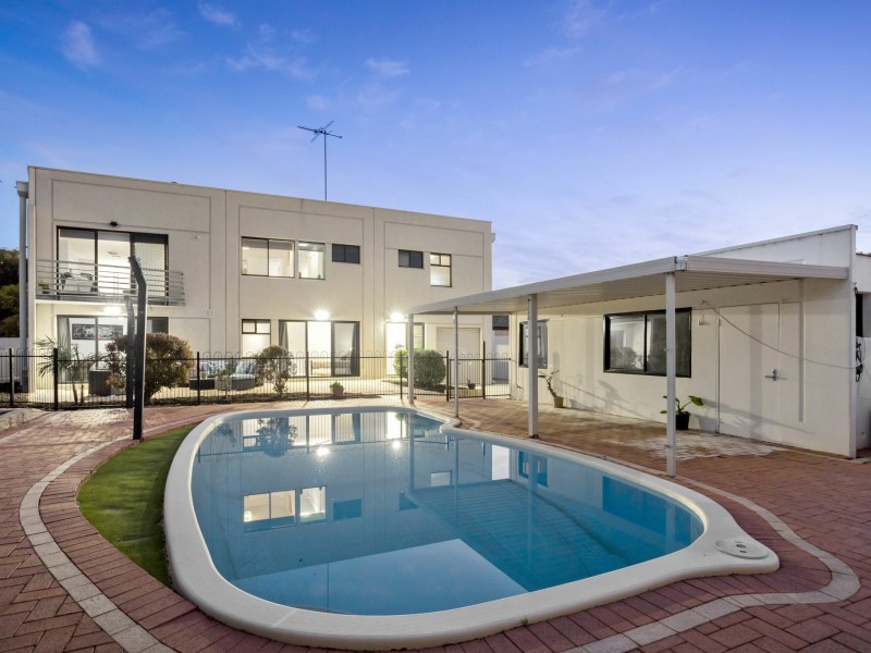 29 Long Beach Promenade, Mindarie WA 6030
