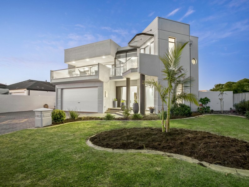 29 Long Beach Promenade, Mindarie WA 6030