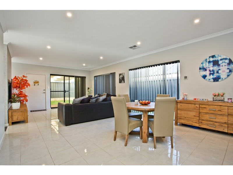 25 Dragonfly Road, Banksia Grove WA 6031