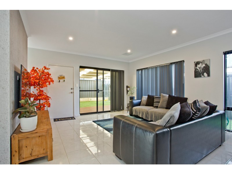 25 Dragonfly Road, Banksia Grove WA 6031
