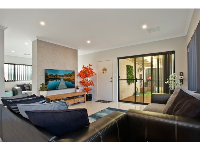 25 Dragonfly Road, Banksia Grove WA 6031