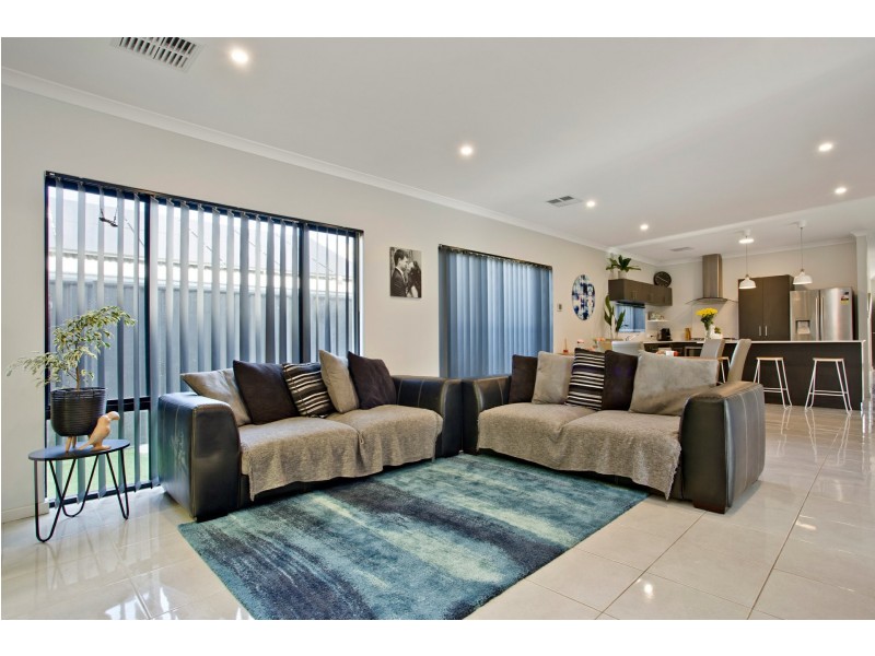 25 Dragonfly Road, Banksia Grove WA 6031