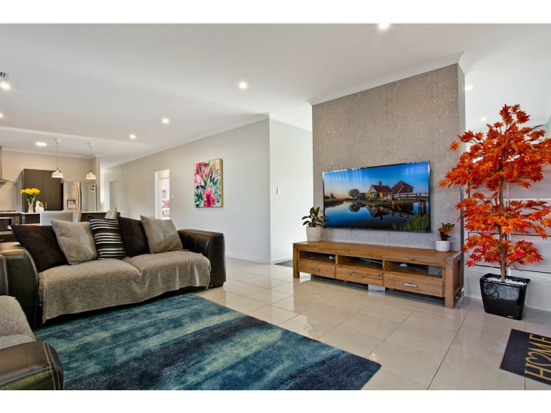 25 Dragonfly Road, Banksia Grove WA 6031