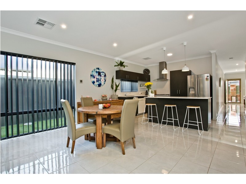 25 Dragonfly Road, Banksia Grove WA 6031