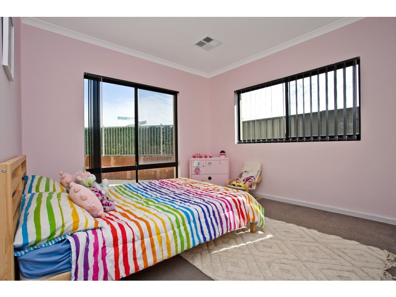 25 Dragonfly Road, Banksia Grove WA 6031