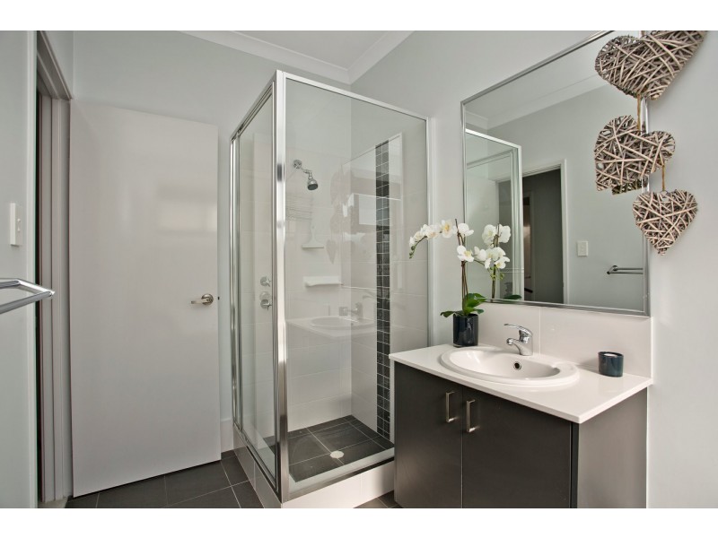 25 Dragonfly Road, Banksia Grove WA 6031