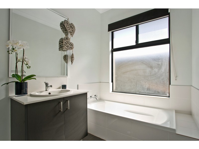 25 Dragonfly Road, Banksia Grove WA 6031