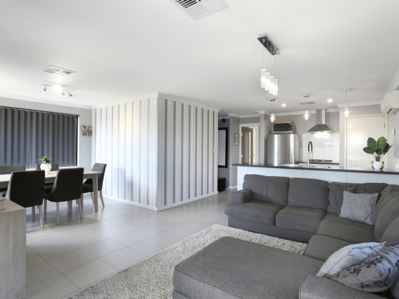 19 Bentham Turn, Banksia Grove WA 6031