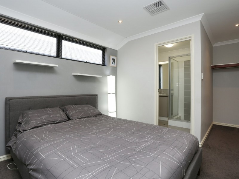 19 Bentham Turn, Banksia Grove WA 6031